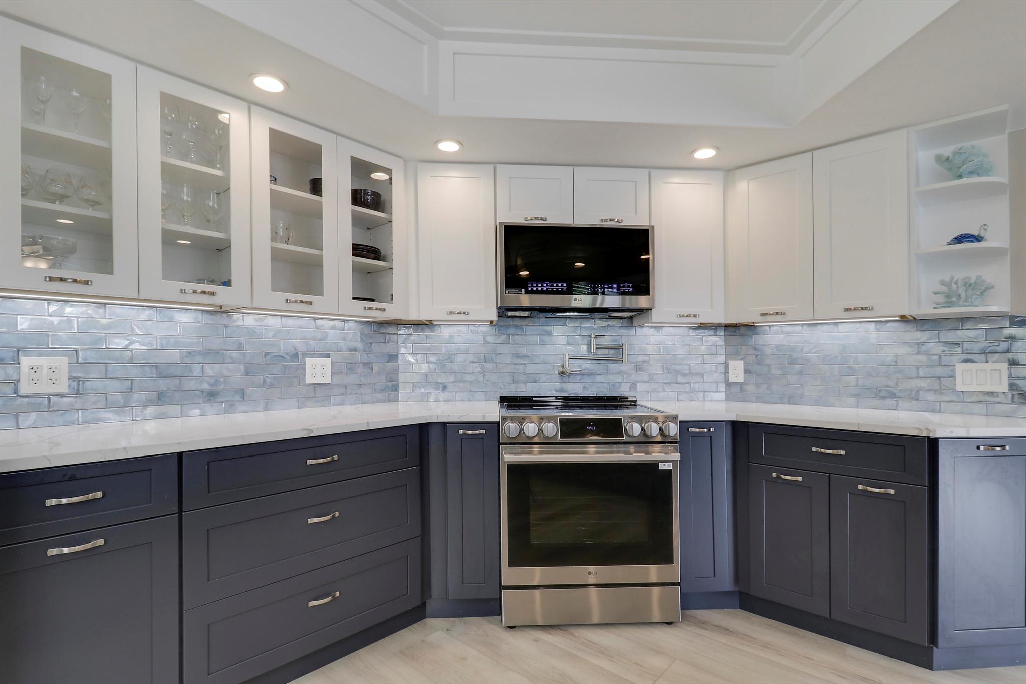 BAY COLONY CONDO - Residential Lease