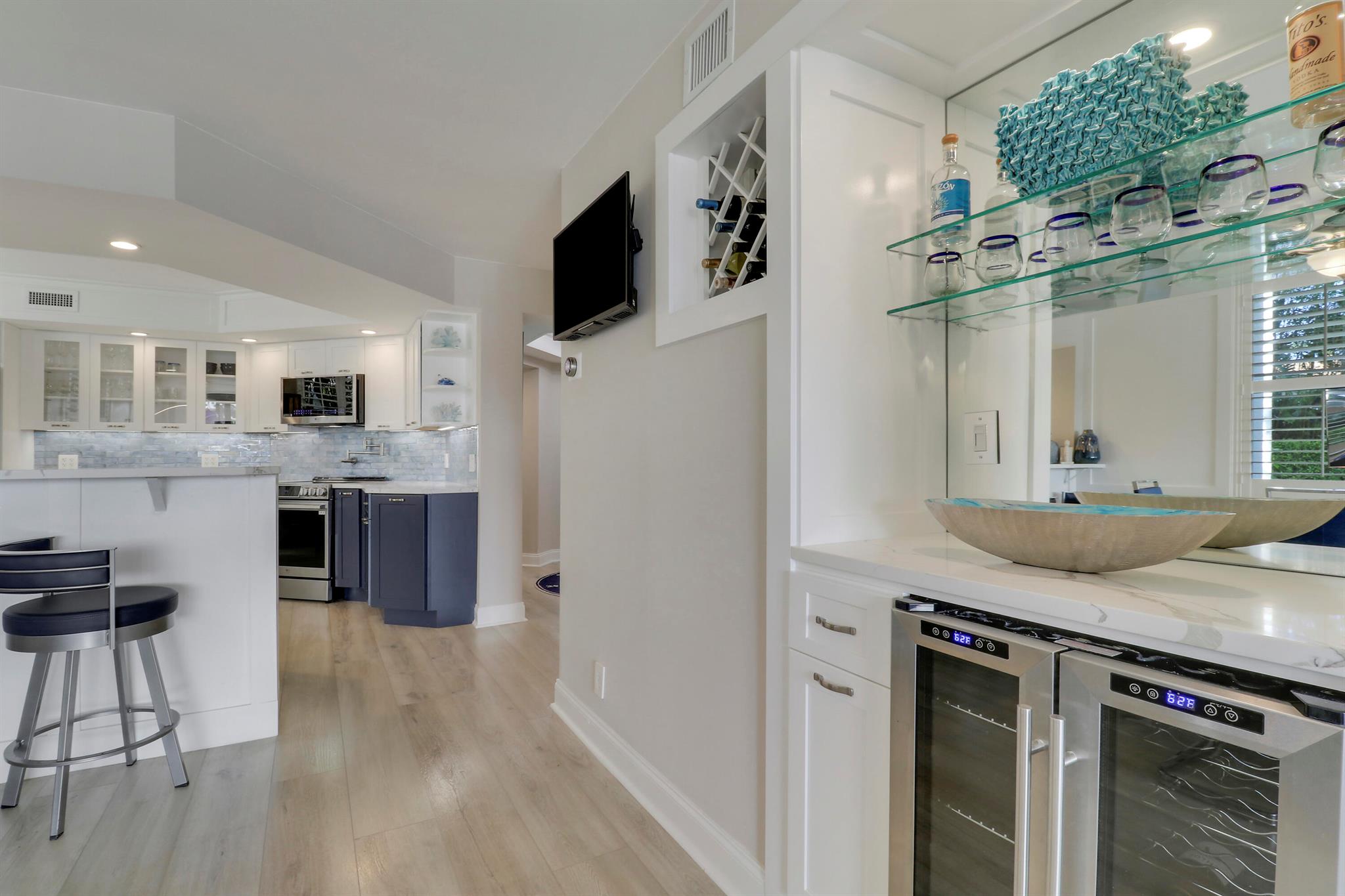 BAY COLONY CONDO - Residential Lease