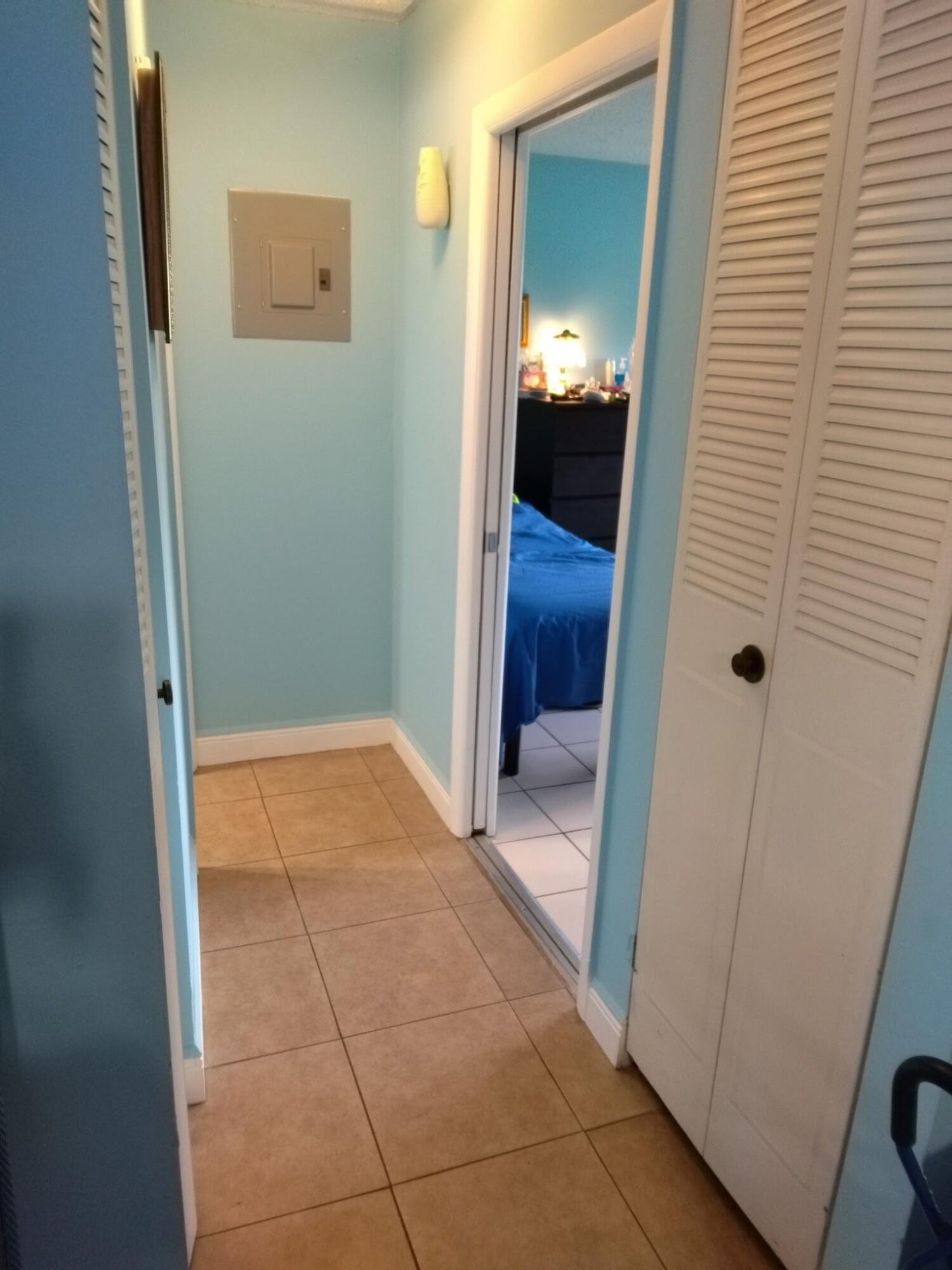 CRESTHAVEN VILLAS CONDO 26 - Residential