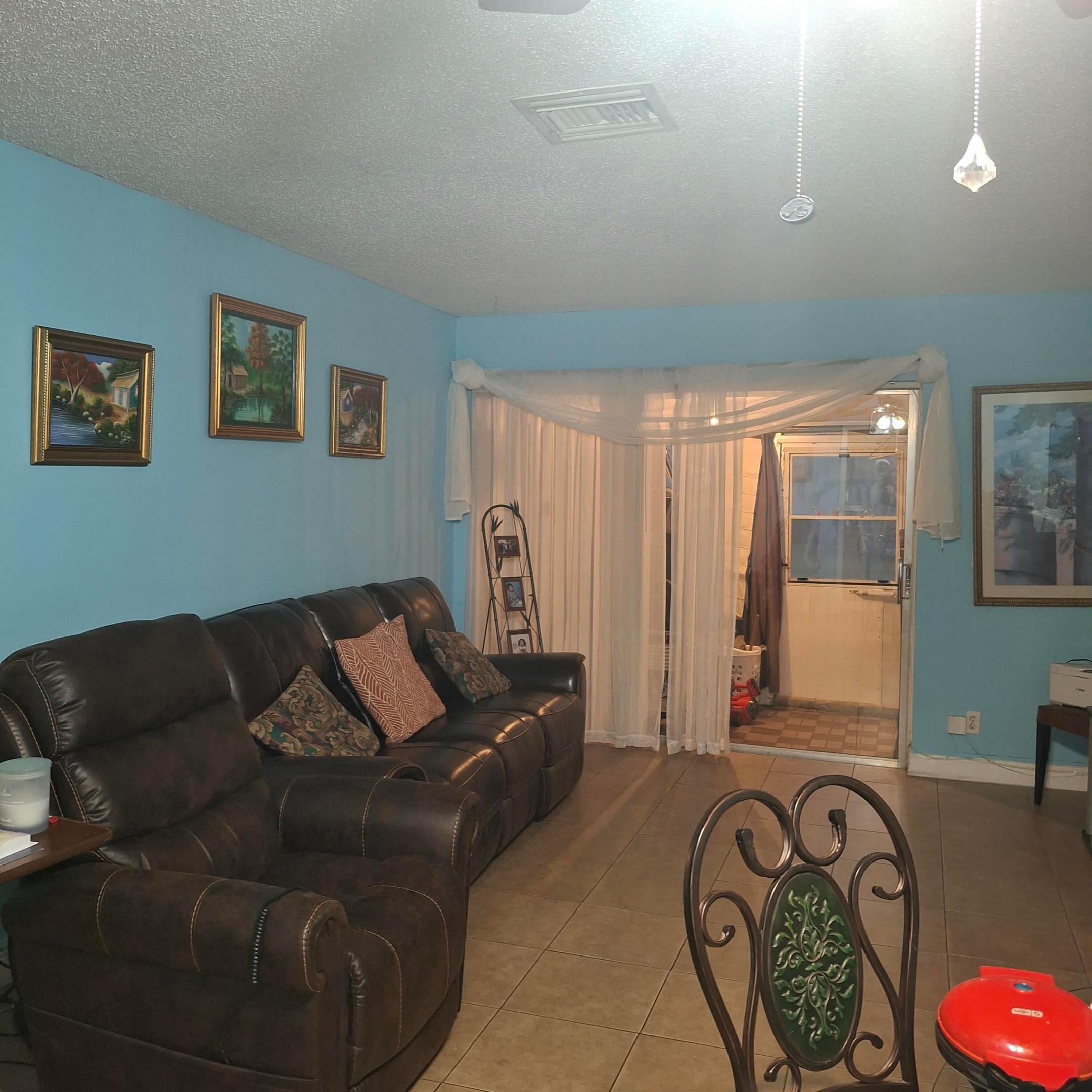 CRESTHAVEN VILLAS CONDO 26 - Residential