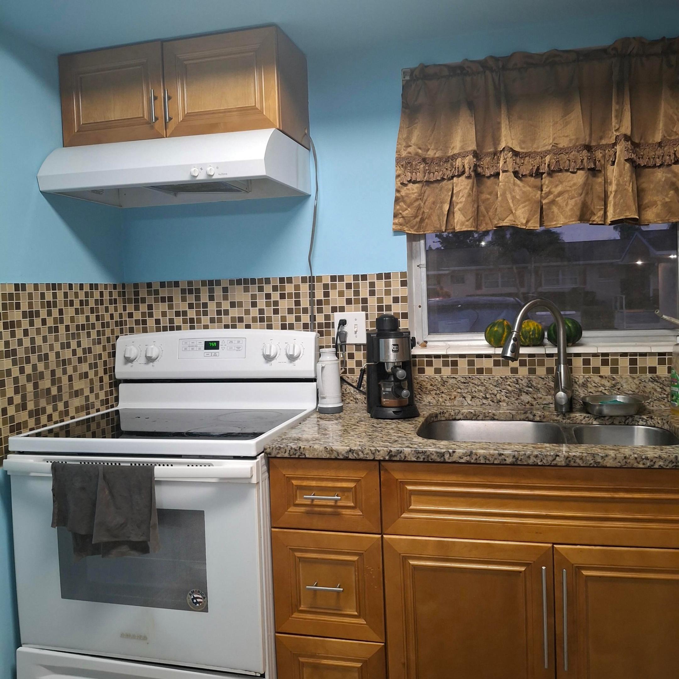 CRESTHAVEN VILLAS CONDO 26 - Residential