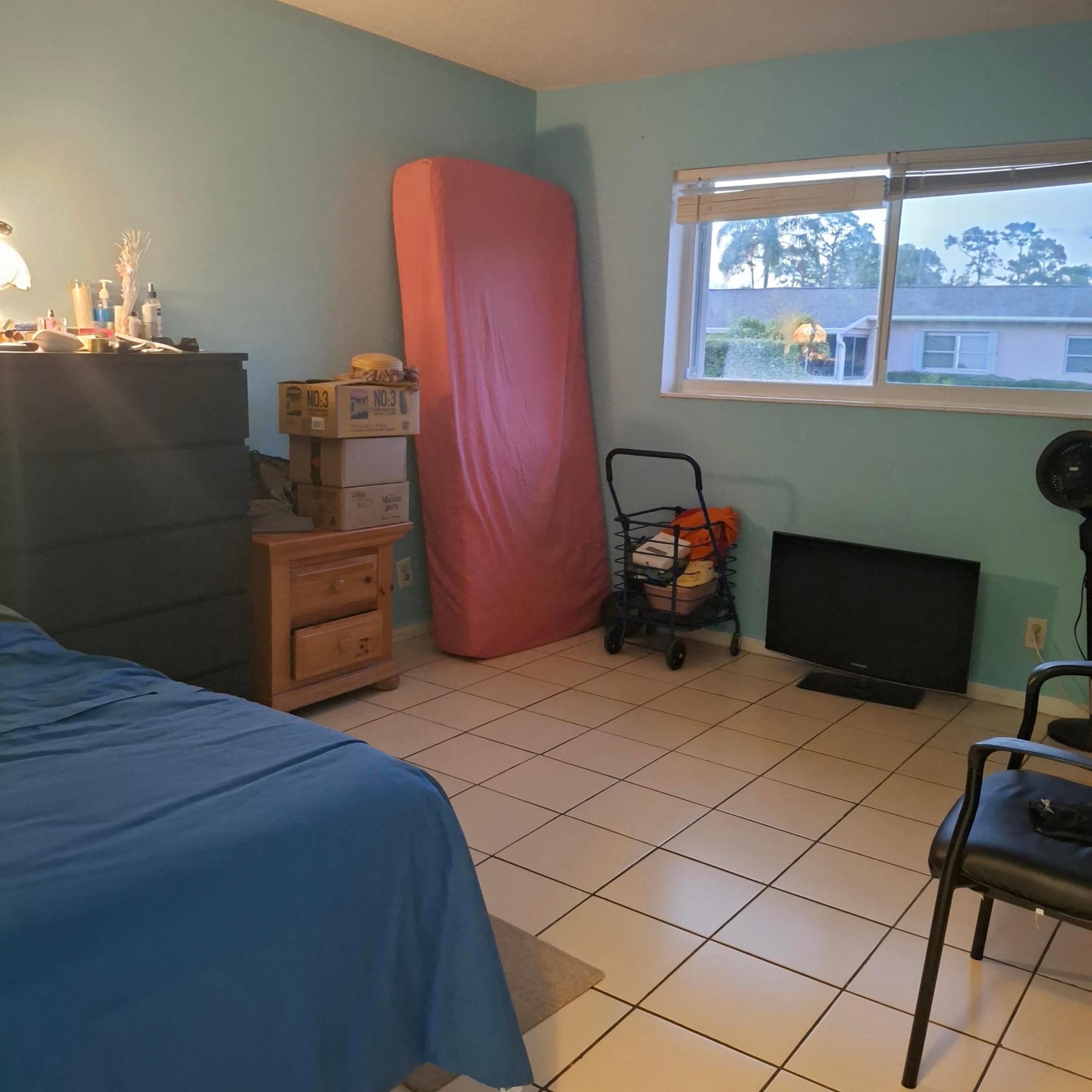 CRESTHAVEN VILLAS CONDO 26 - Residential