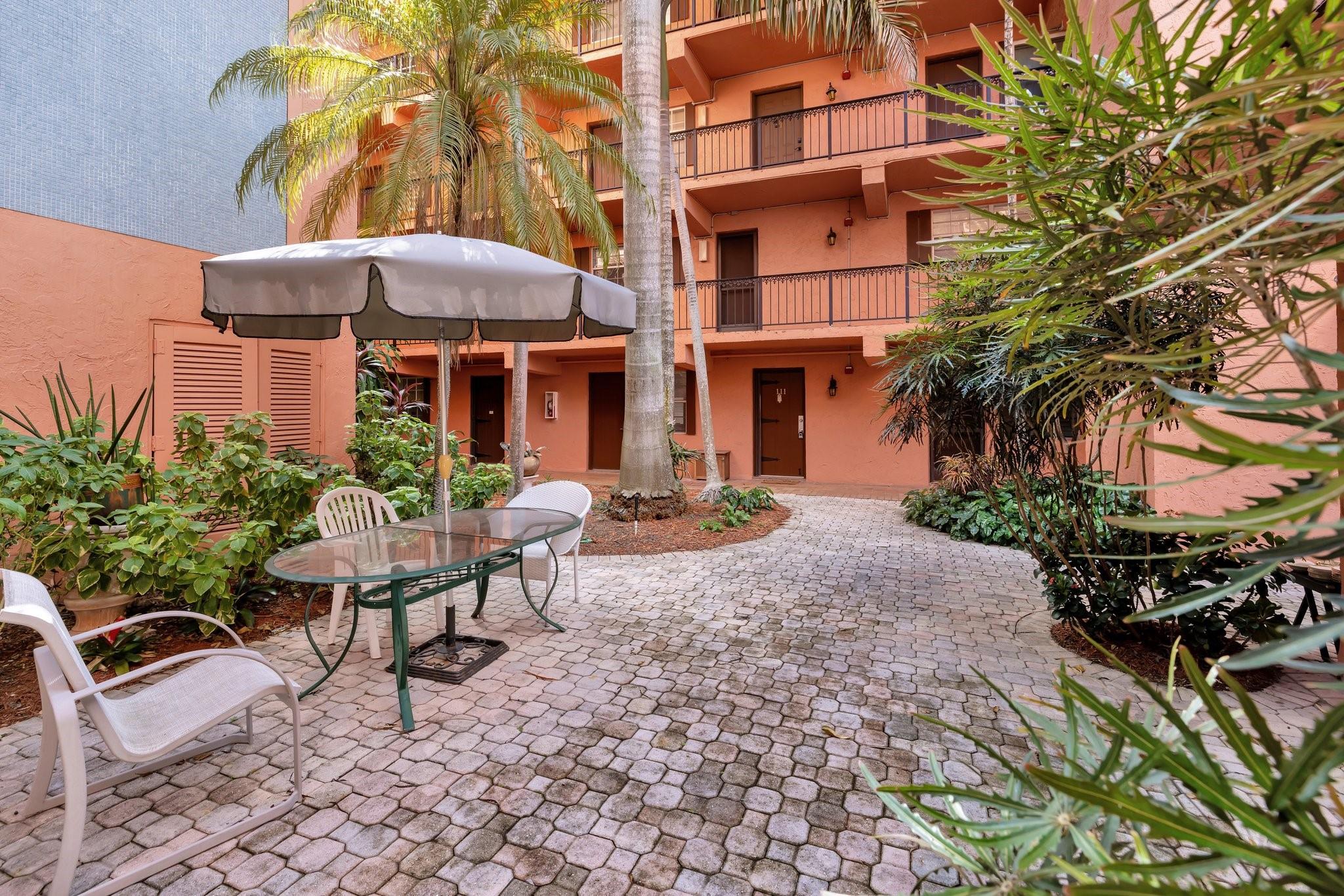 640 Tennis Club Dr 111