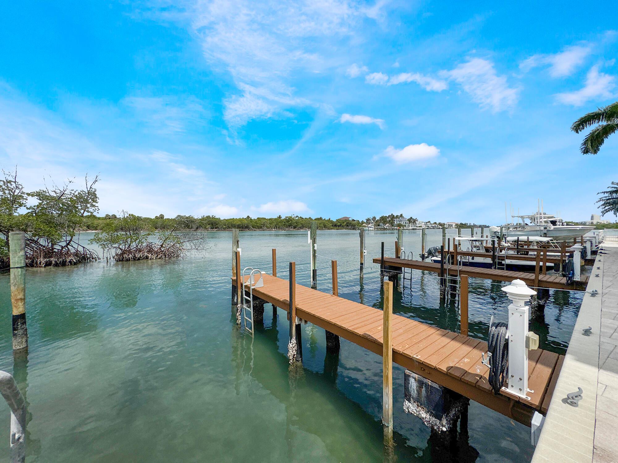 ISLAND HOUSE NORTHEAST - Residential