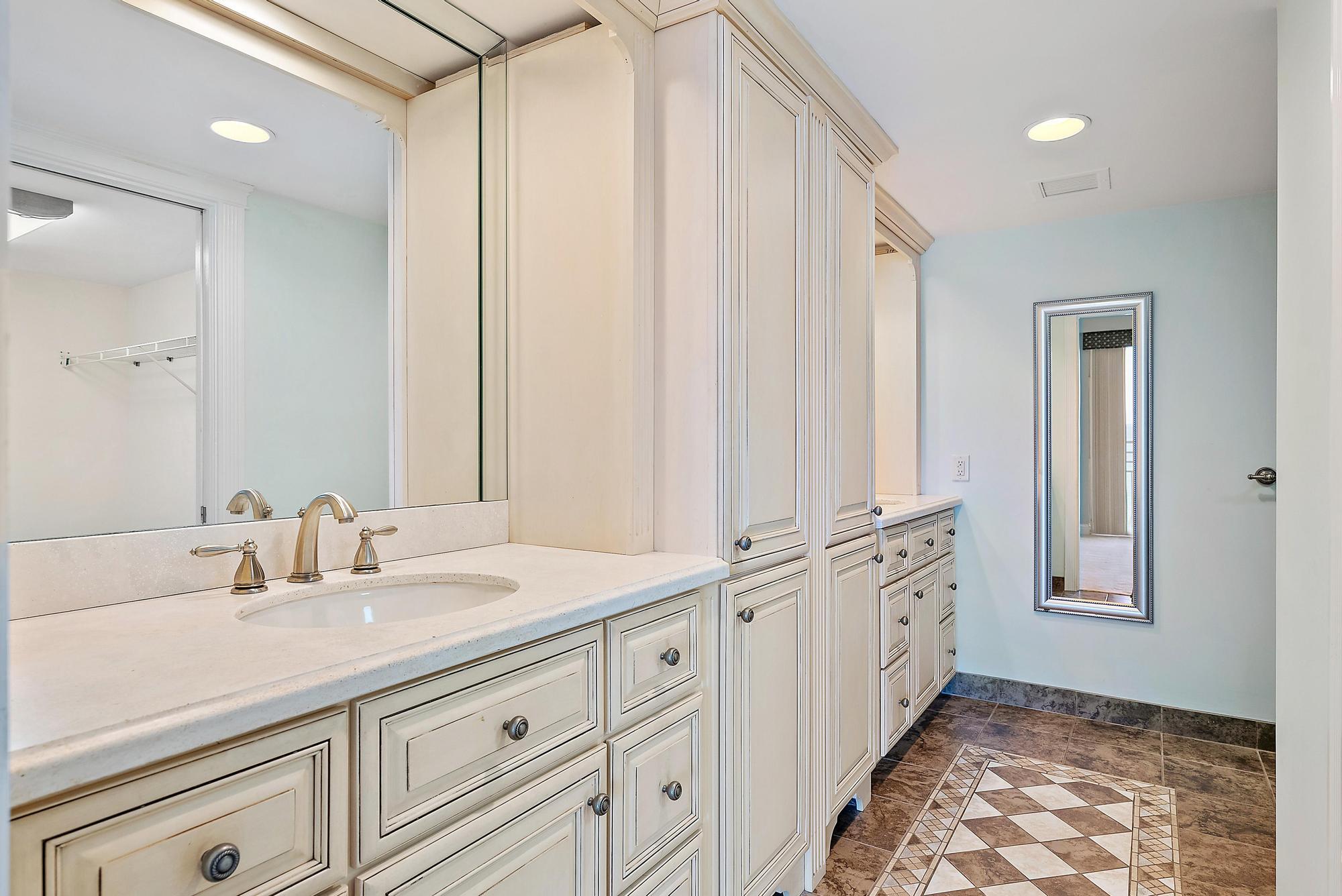 ISLAND HOUSE NORTHEAST - Residential