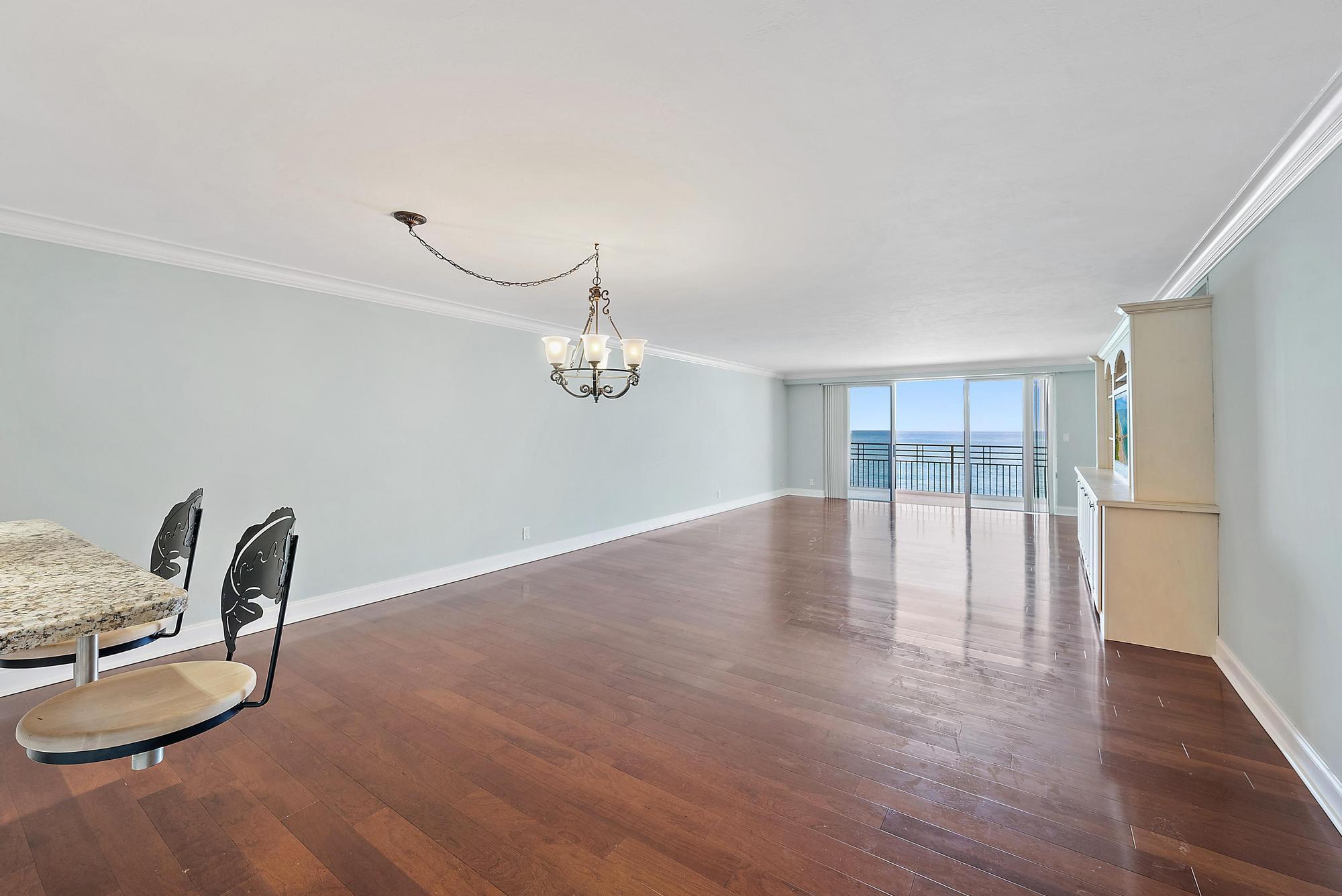 ISLAND HOUSE NORTHEAST - Residential