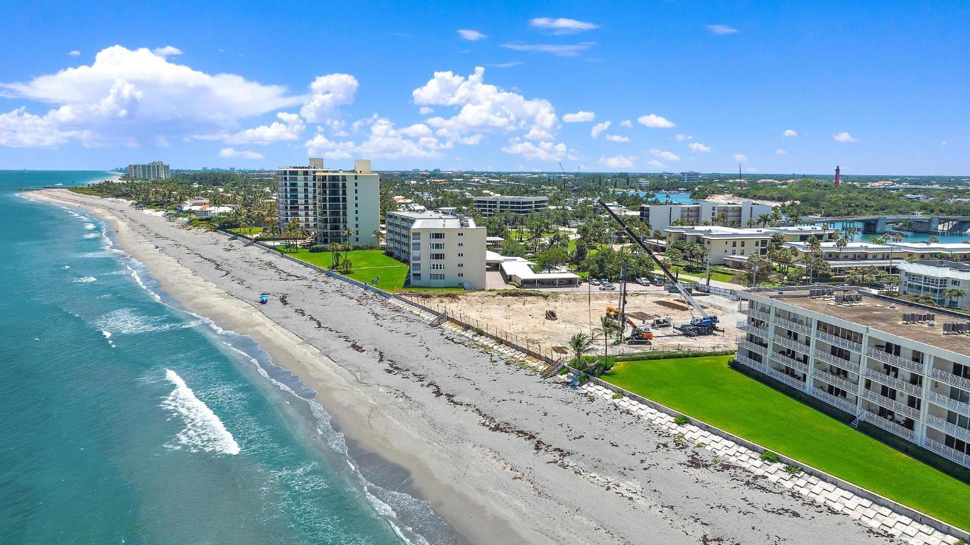 ISLAND HOUSE NORTHEAST - Residential