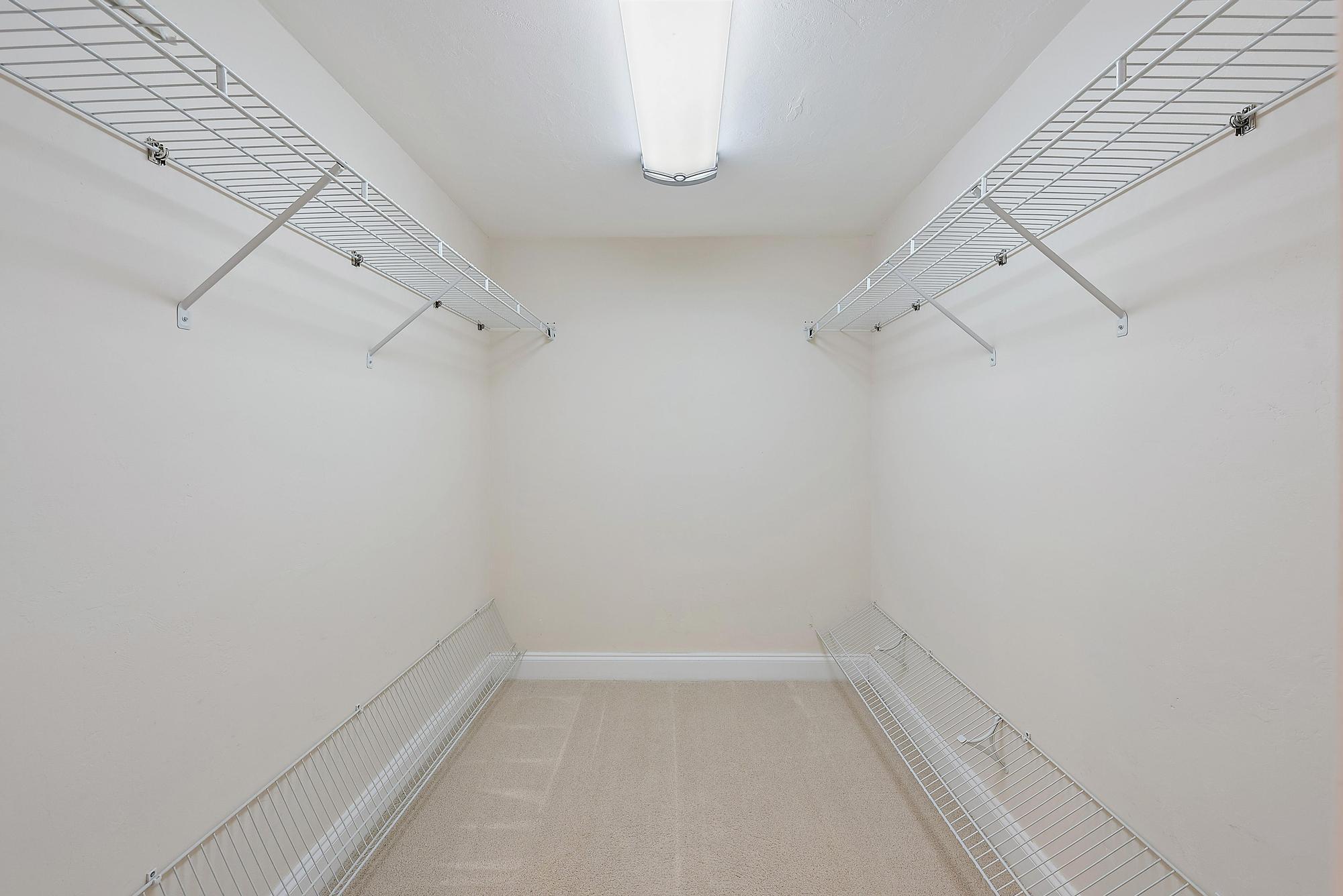 ISLAND HOUSE NORTHEAST - Residential