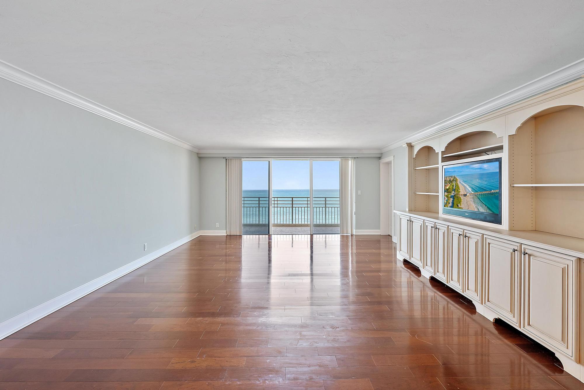 ISLAND HOUSE NORTHEAST - Residential