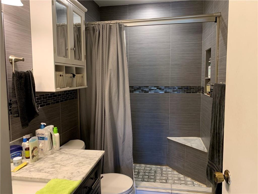 Grenadier Lakes At Welleb - Residential Lease