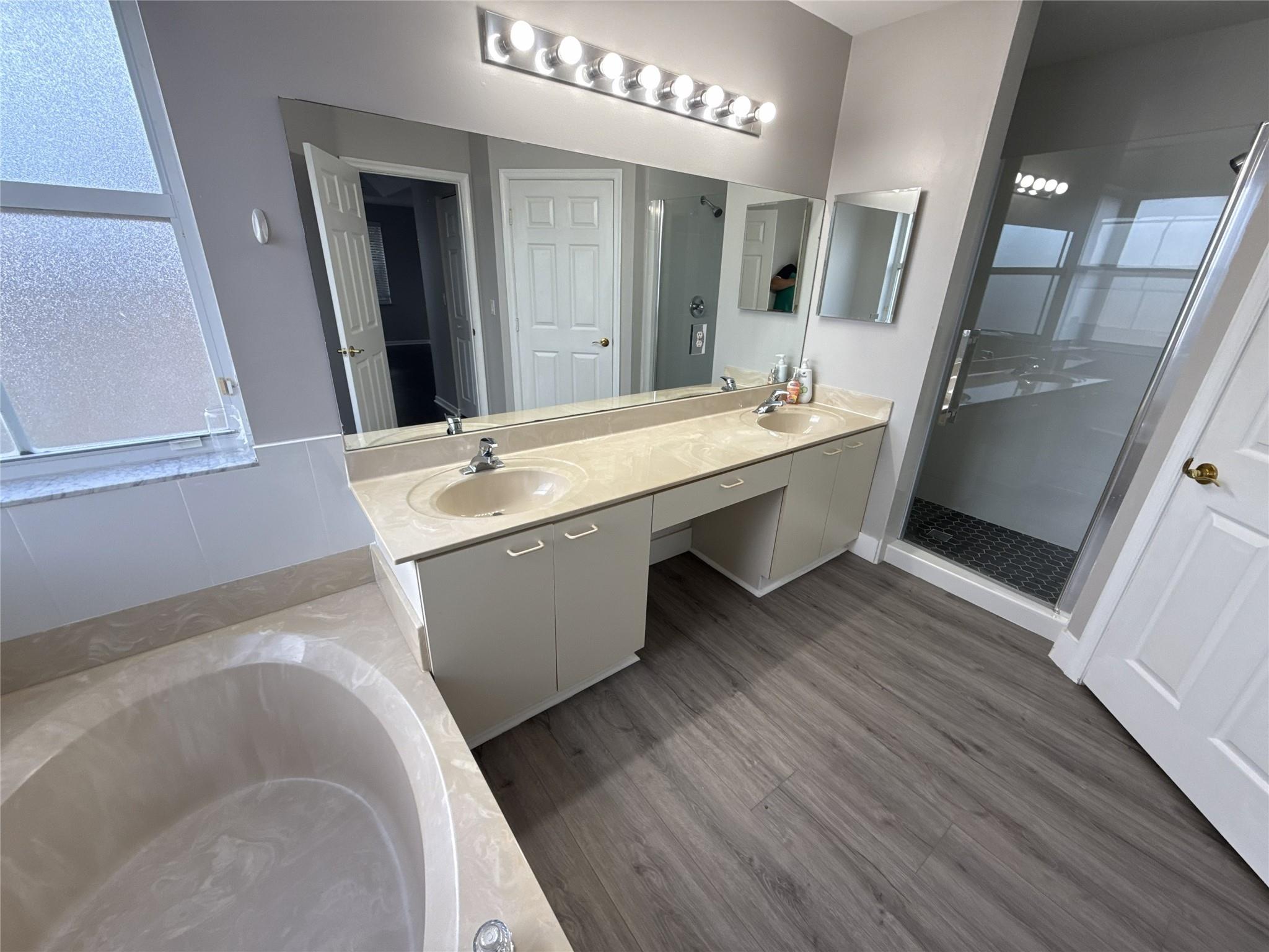 Riviera Isles II 170-53 B - Residential Lease