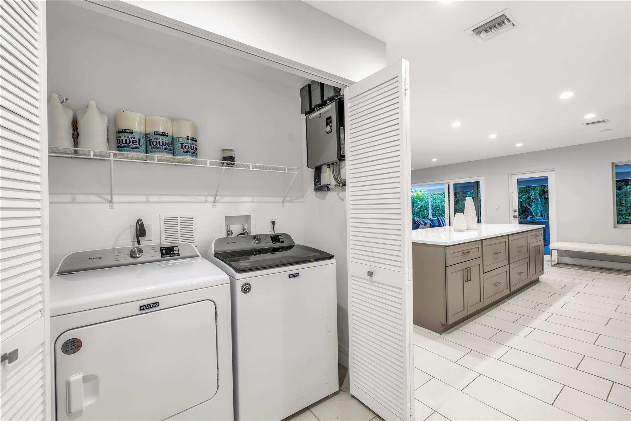 Lighthouse Point 6th Sec - Residential
