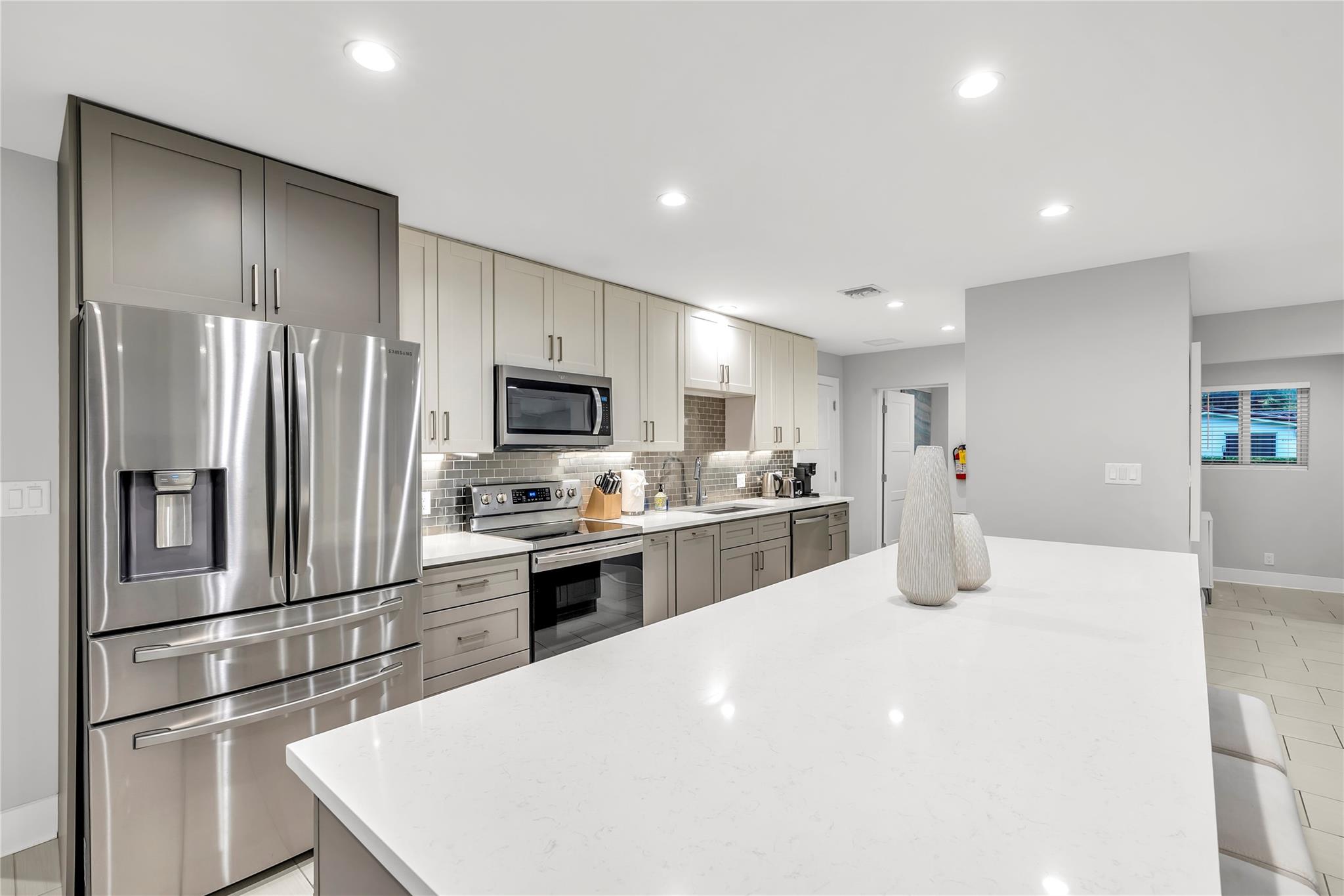 Lighthouse Point 6th Sec - Residential