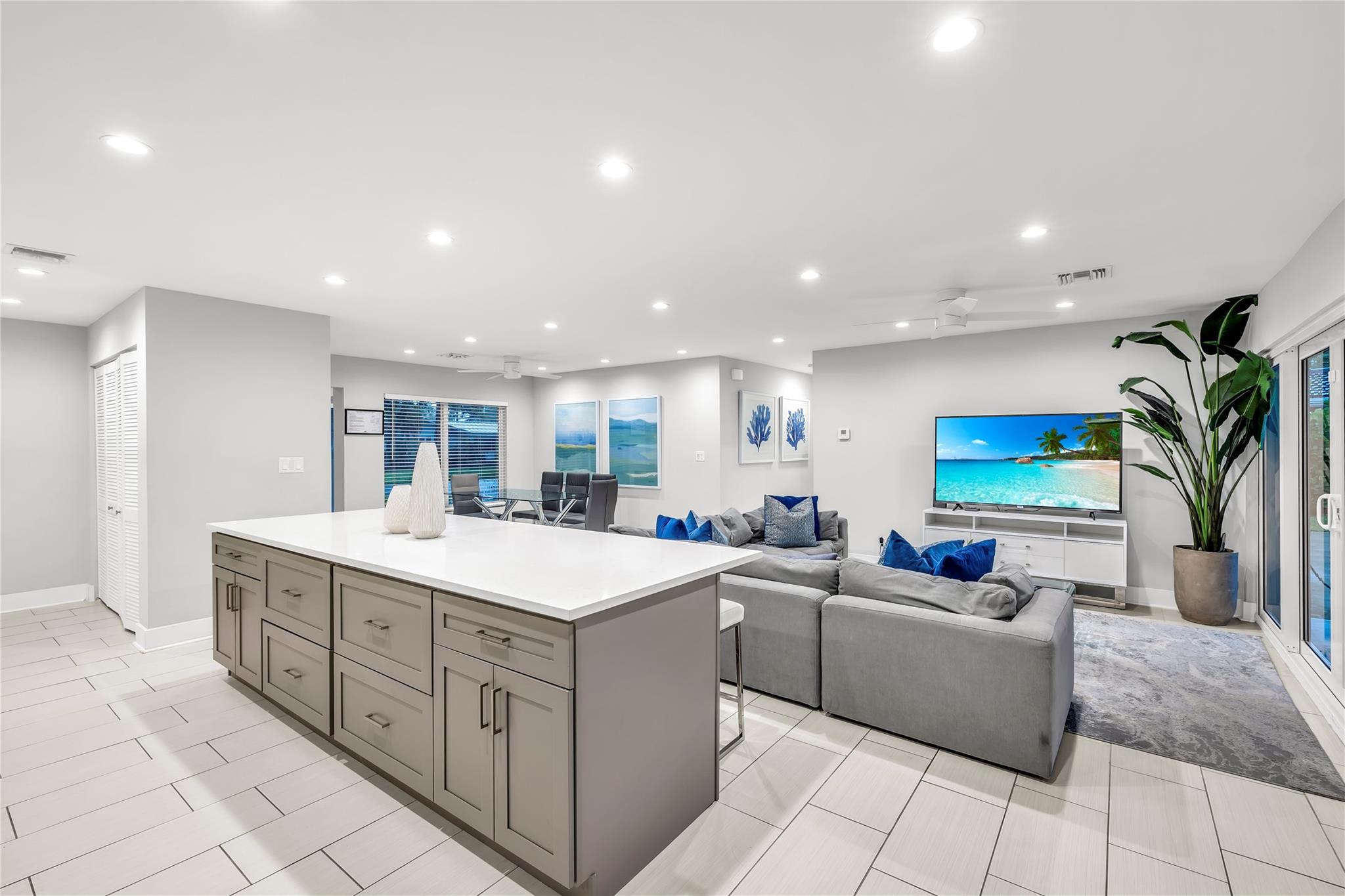 Lighthouse Point 6th Sec - Residential