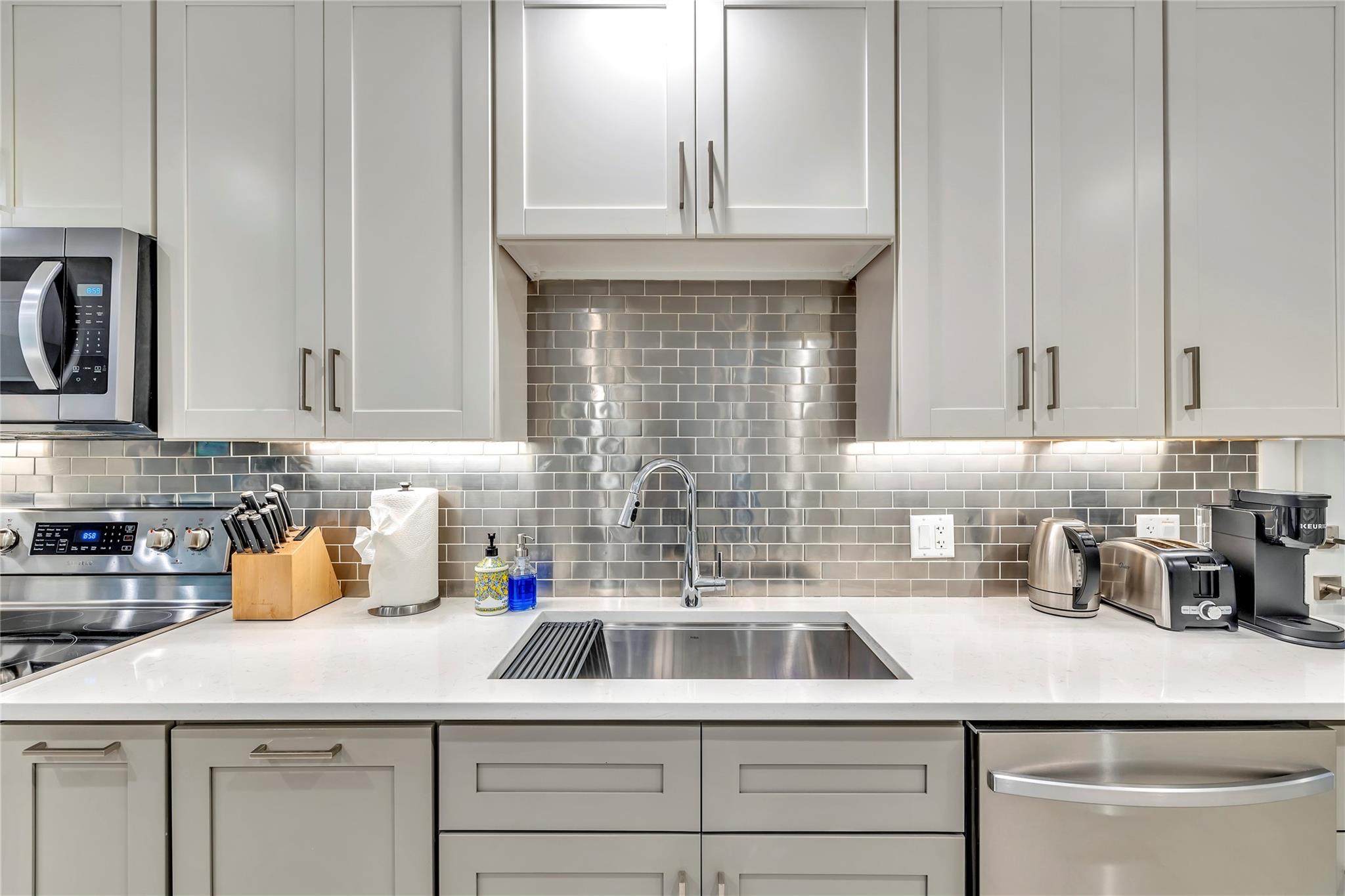 Lighthouse Point 6th Sec - Residential