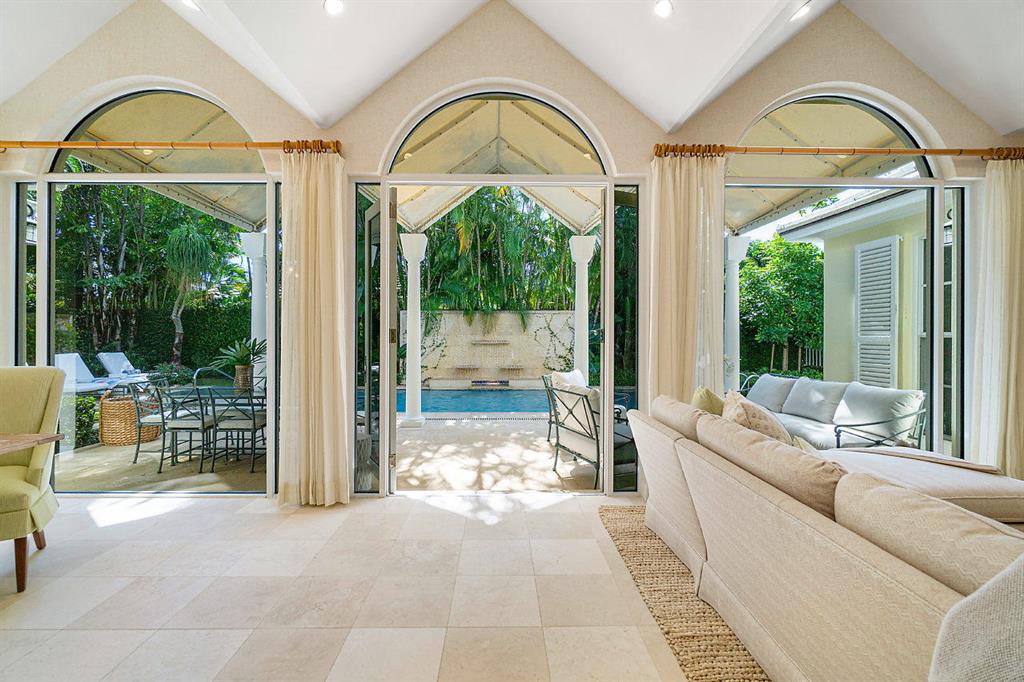 EAST SHORE - Residential