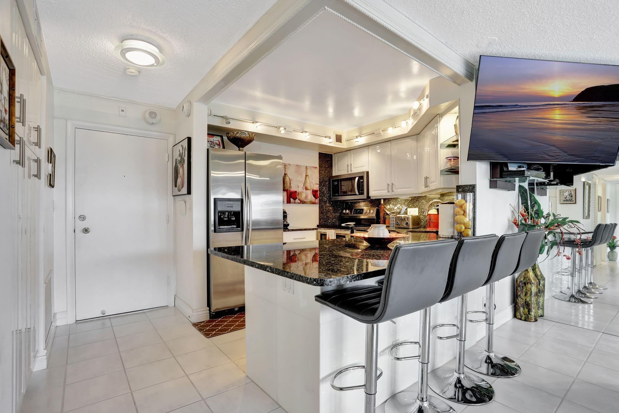 133 N POMPANO BEACH Boulevard 504