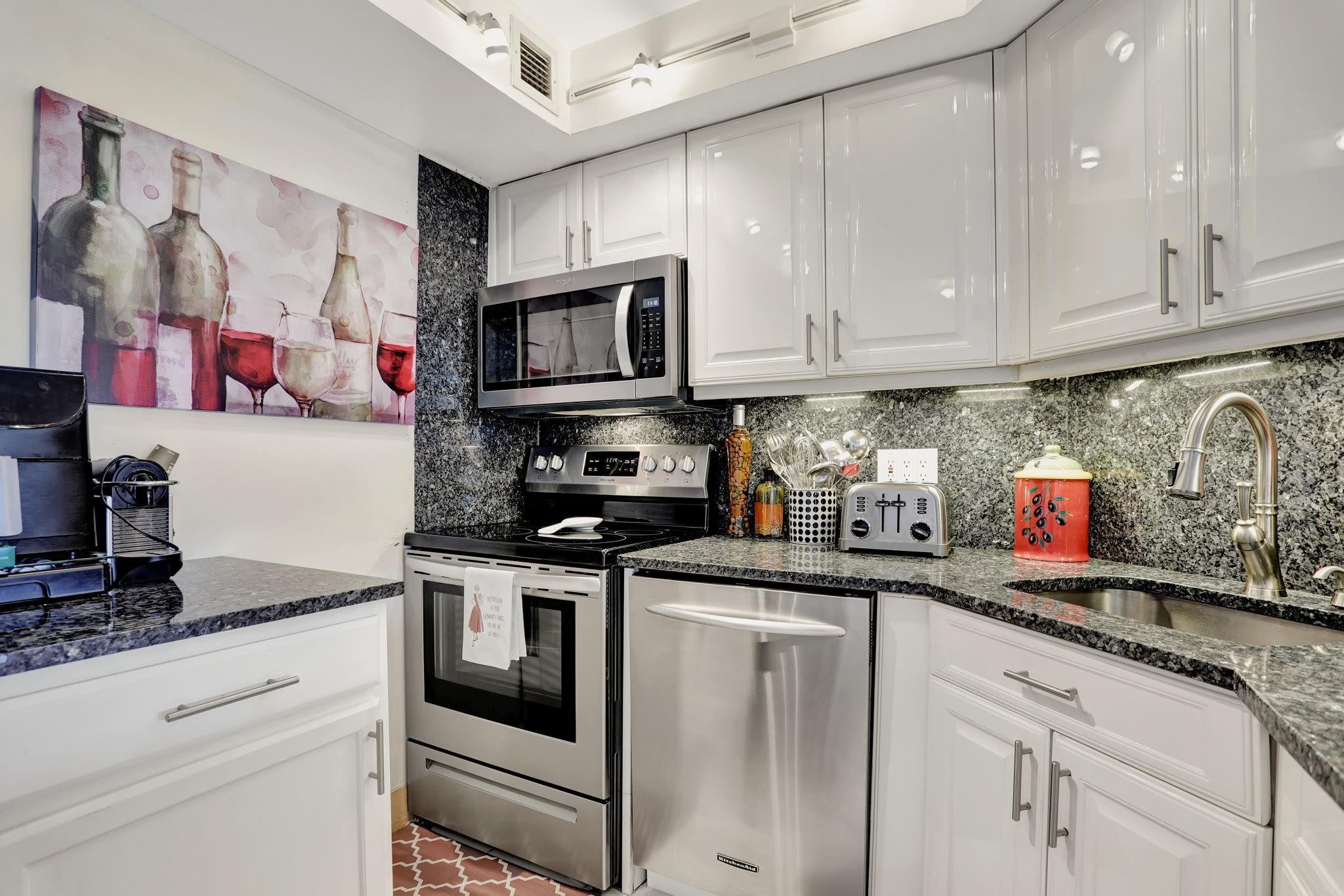 133 N POMPANO BEACH Boulevard 504