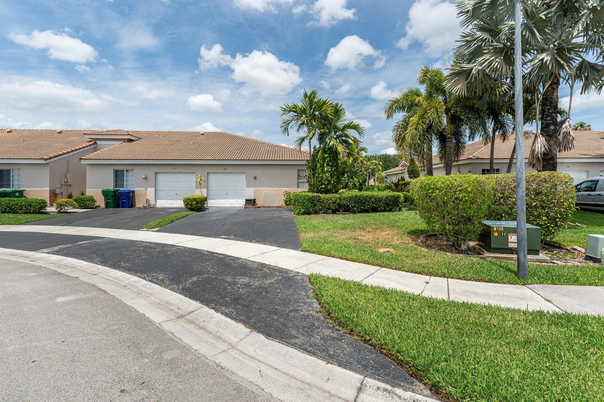 1881 SW 116th Way