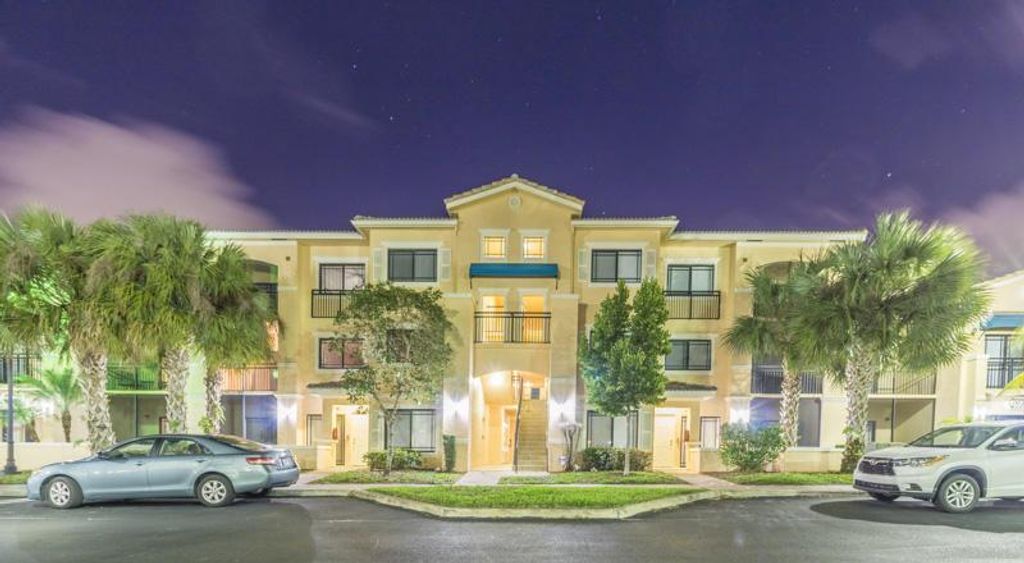 Photo of 2814 Grande Parkway #202, Palm Beach Gardens, FL 33410 (MLS # R10762955)