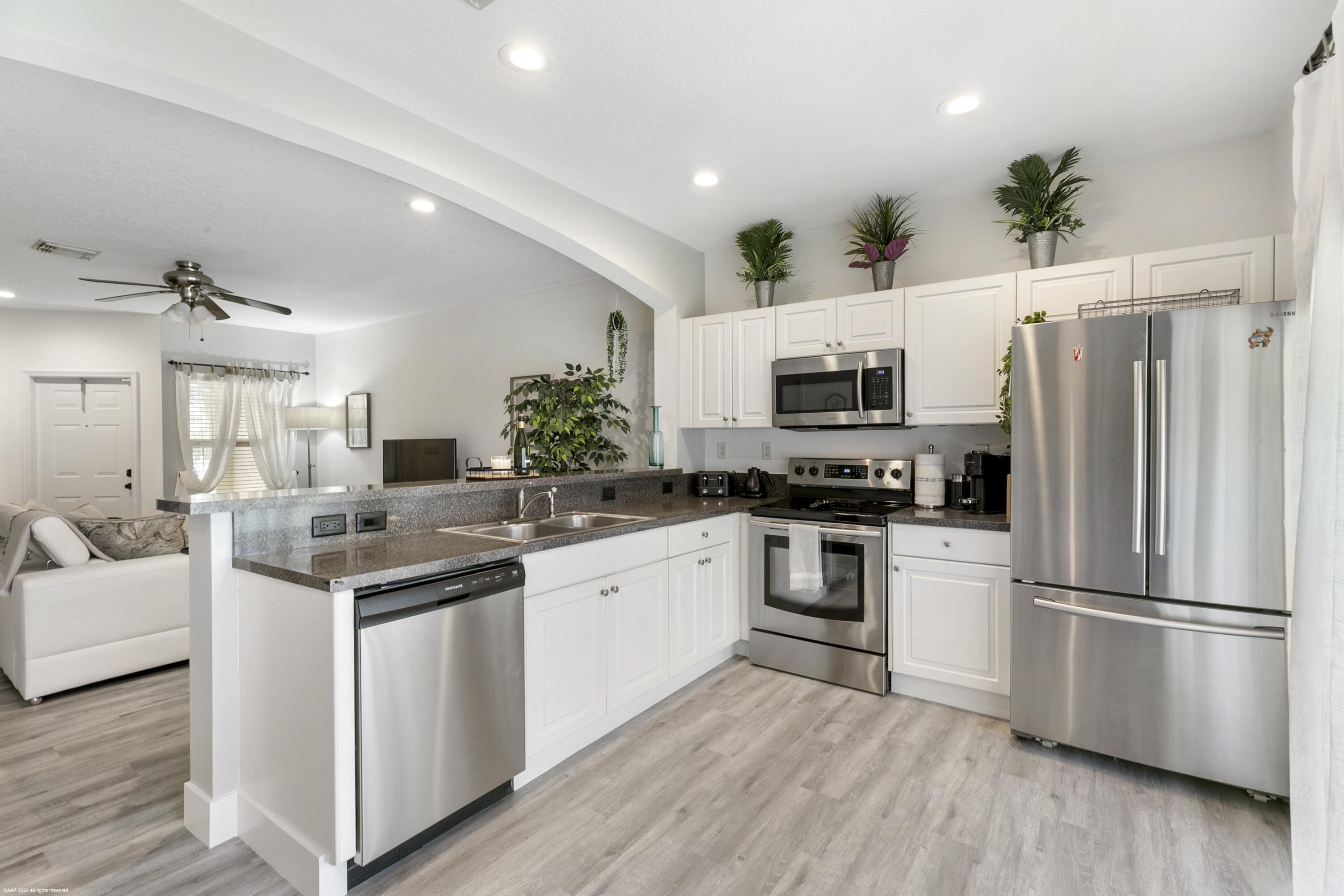 TOWNE PLACE - Residential Lease