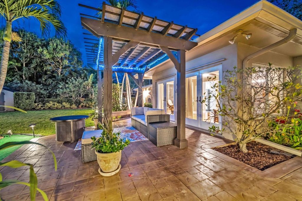 Photo of 841 Gardenia Lane, Plantation, FL 33317 (MLS # F10501447)