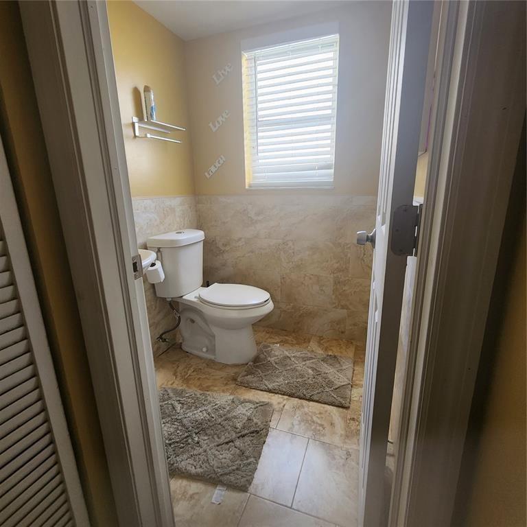 1105 NW 80th Ter I