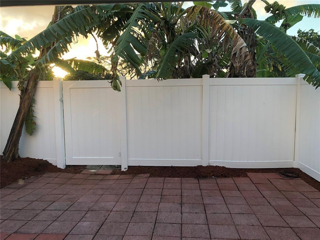 1105 NW 80th Ter I