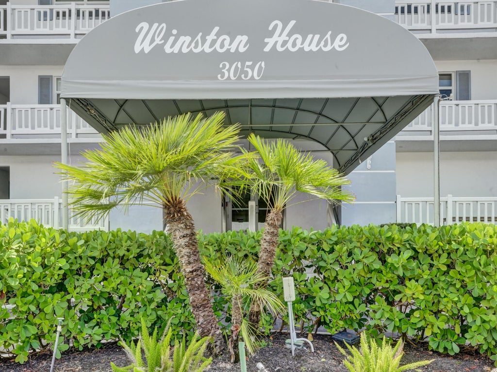 Photo of 3050 NE 47th Court #305, Fort Lauderdale, FL 33308 (MLS # B26069993)