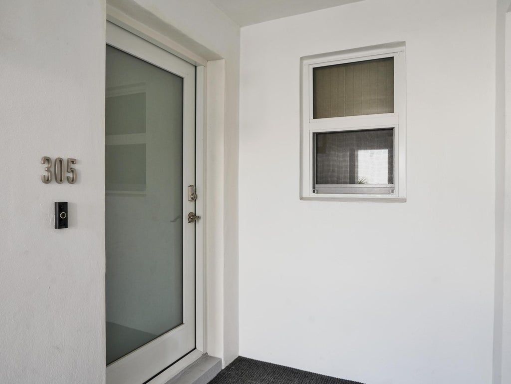 Photo of 3050 NE 47th Court #305, Fort Lauderdale, FL 33308 (MLS # B26069993)