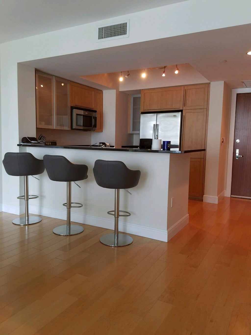 Photo of 3050 NE 47th Court #305, Fort Lauderdale, FL 33308 (MLS # B26069993)