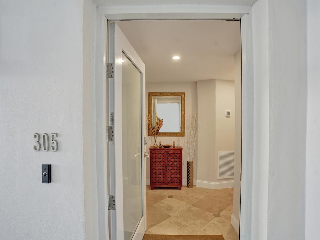 Photo of 3050 NE 47th Court #305, Fort Lauderdale, FL 33308 (MLS # B26069993)