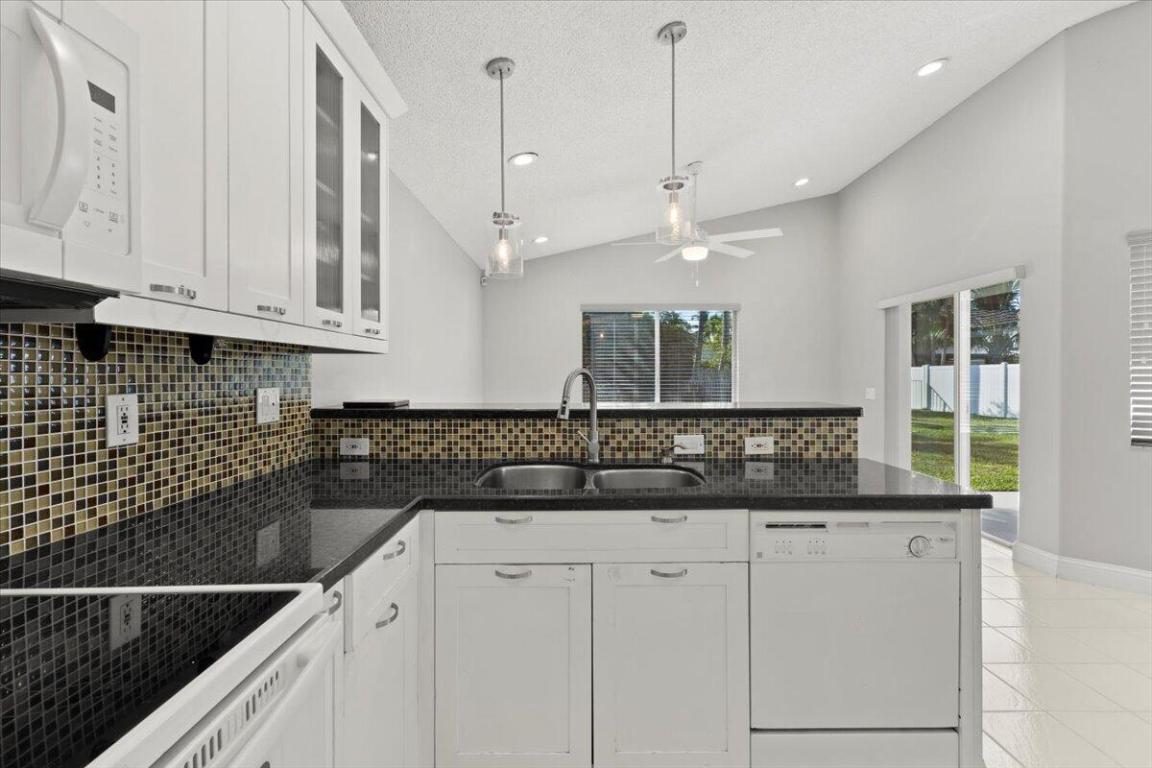 Harbors of Riverglen / Coquina A - Residential Lease