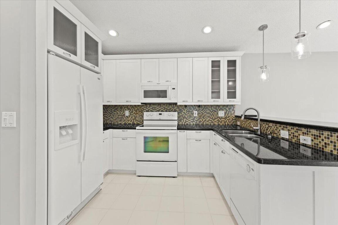 Harbors of Riverglen / Coquina A - Residential Lease