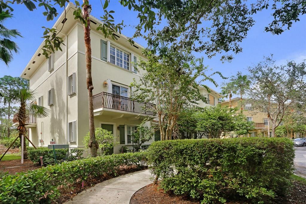 Photo of 118 Jesup Lane, Jupiter, FL 33458 (MLS # R10756189)