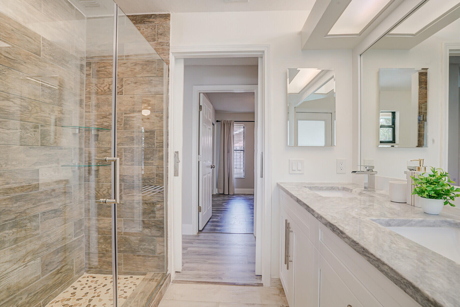 SUGAR POND MANOR OF WELLINGTONLT 17 BLK 77 - Residential Lease