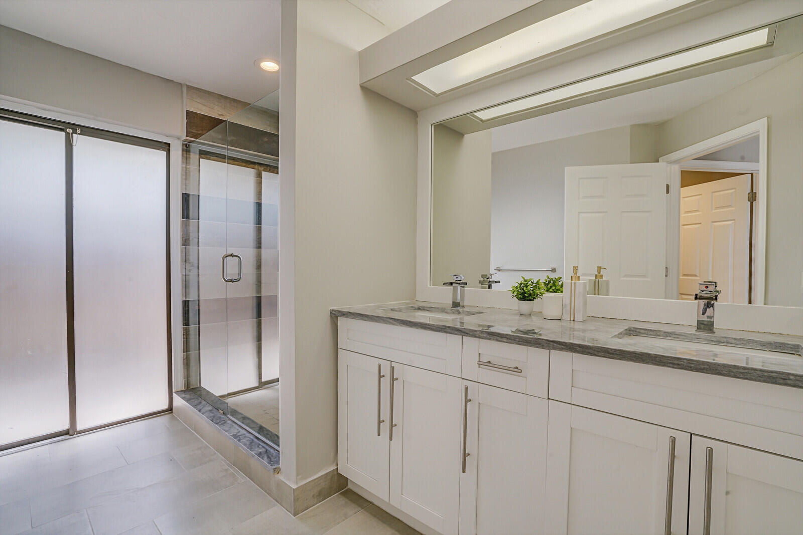 SUGAR POND MANOR OF WELLINGTONLT 17 BLK 77 - Residential Lease