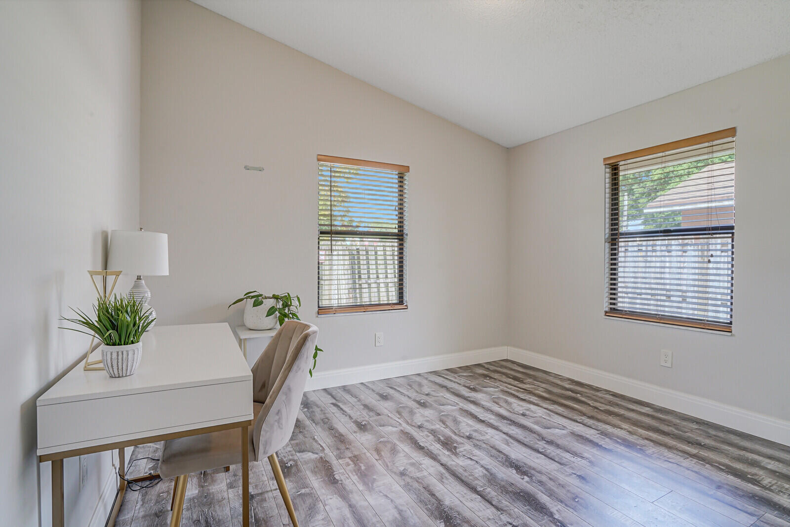 SUGAR POND MANOR OF WELLINGTONLT 17 BLK 77 - Residential Lease