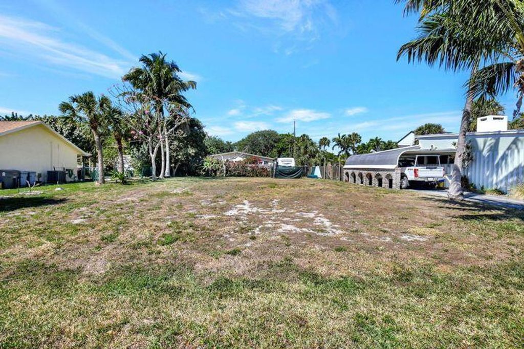 Photo of 3214 Pierson Drive, Delray Beach, FL 33483 (MLS # R11076031)