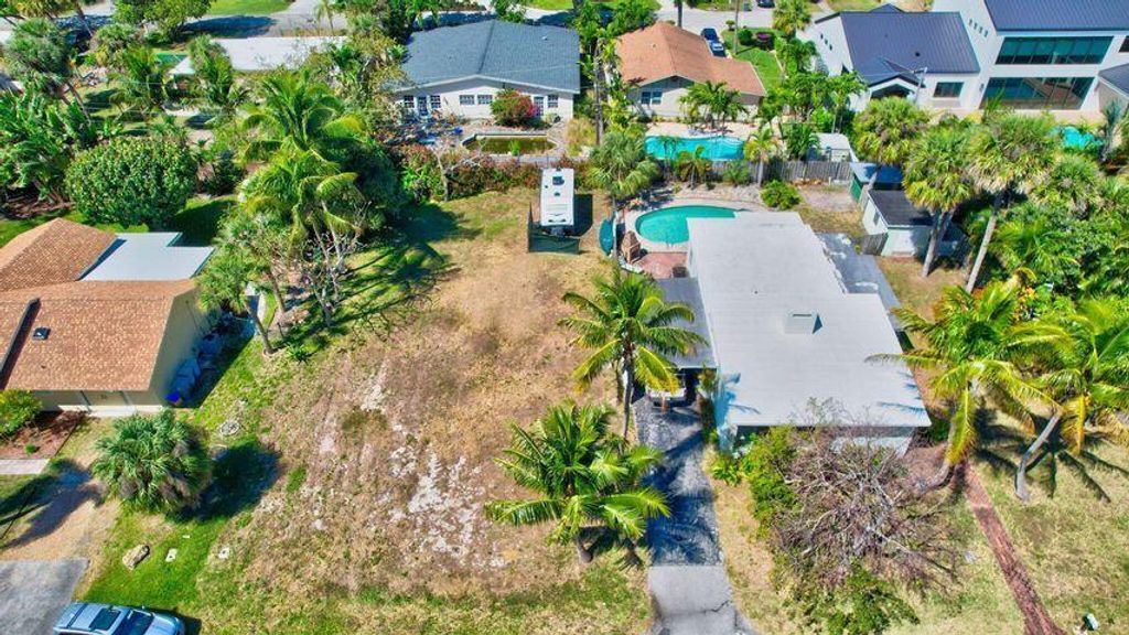 Photo of 3214 Pierson Drive, Delray Beach, FL 33483 (MLS # R11076031)