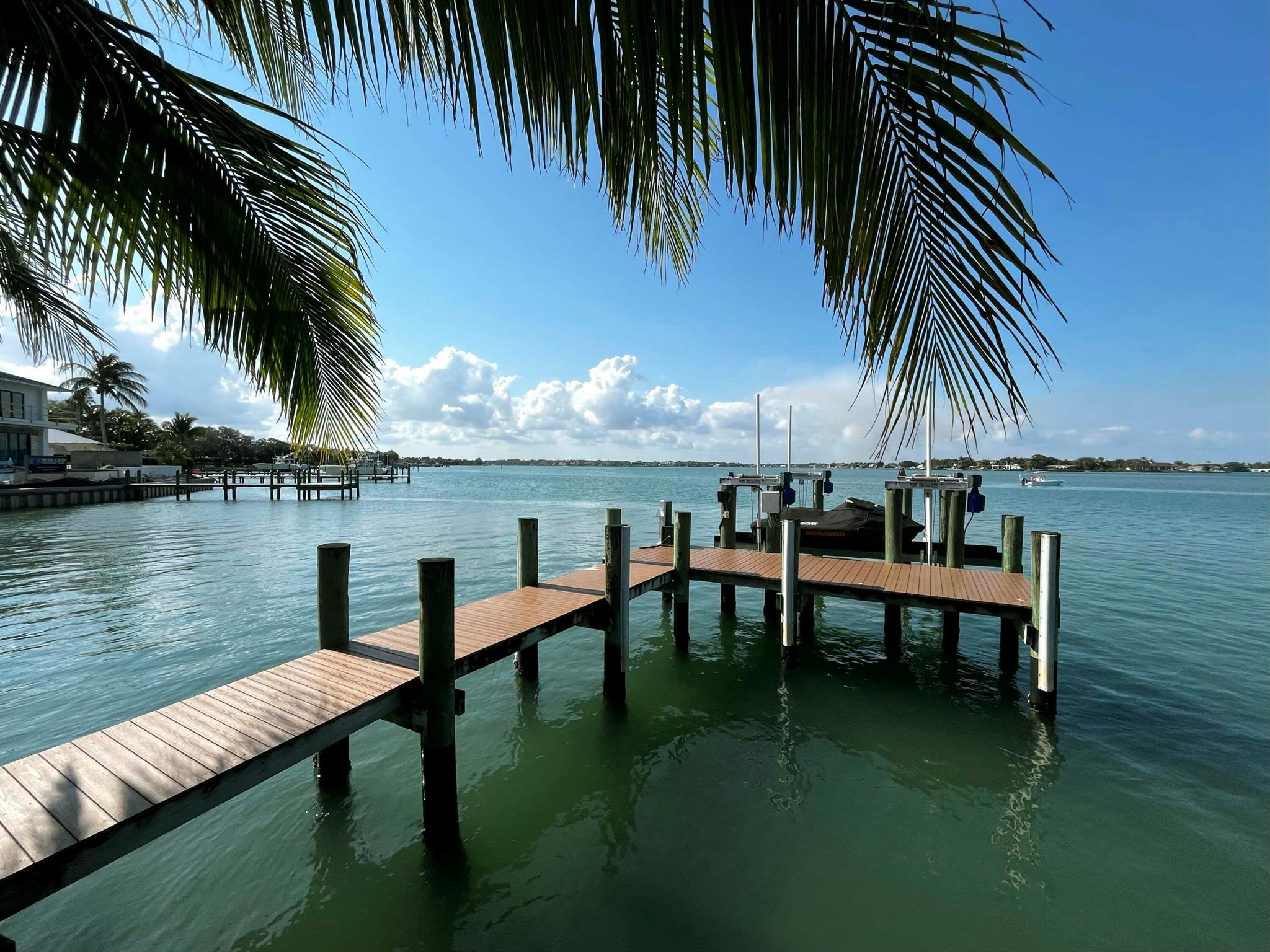 RIO VISTA OF ISLAND SHORE - Residential