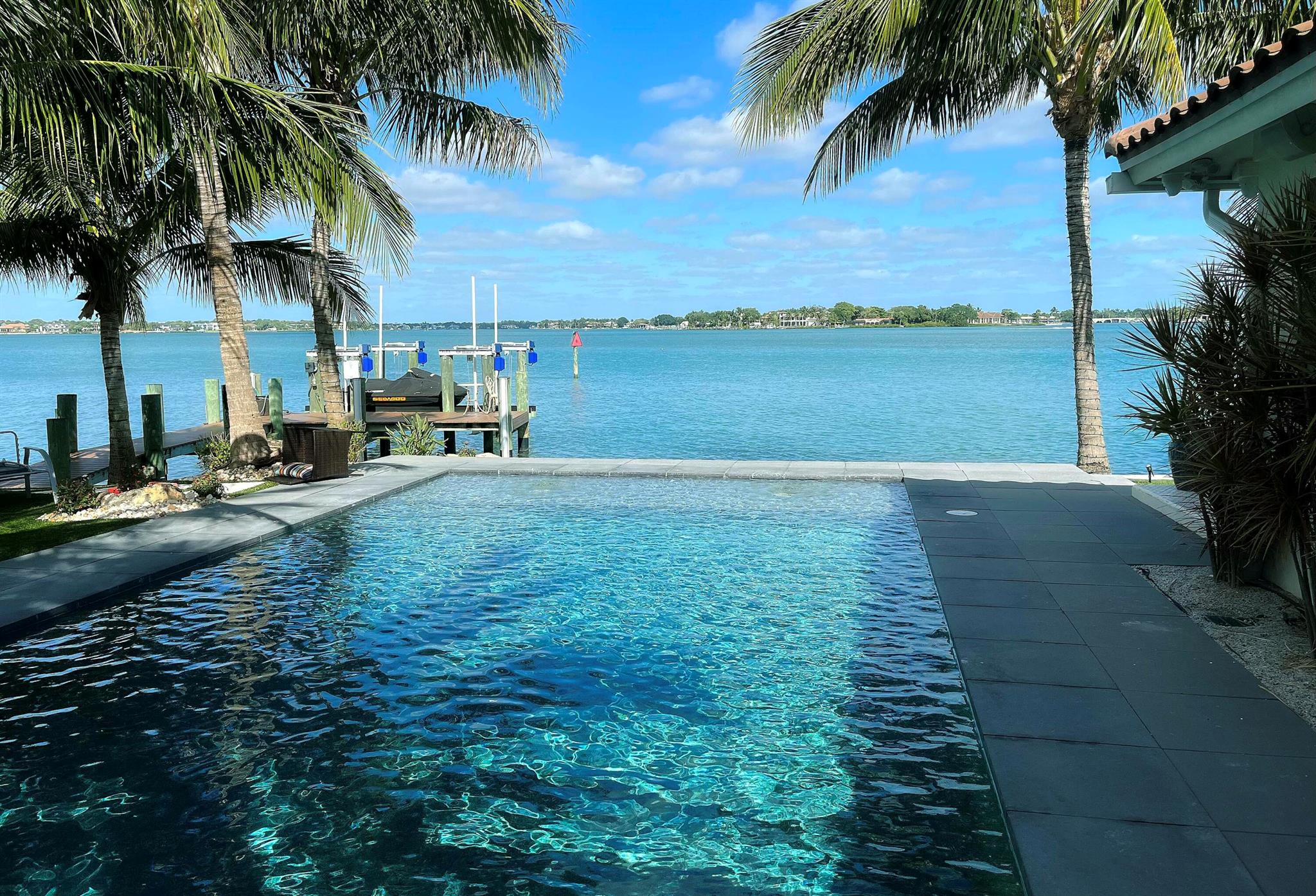 RIO VISTA OF ISLAND SHORE - Residential