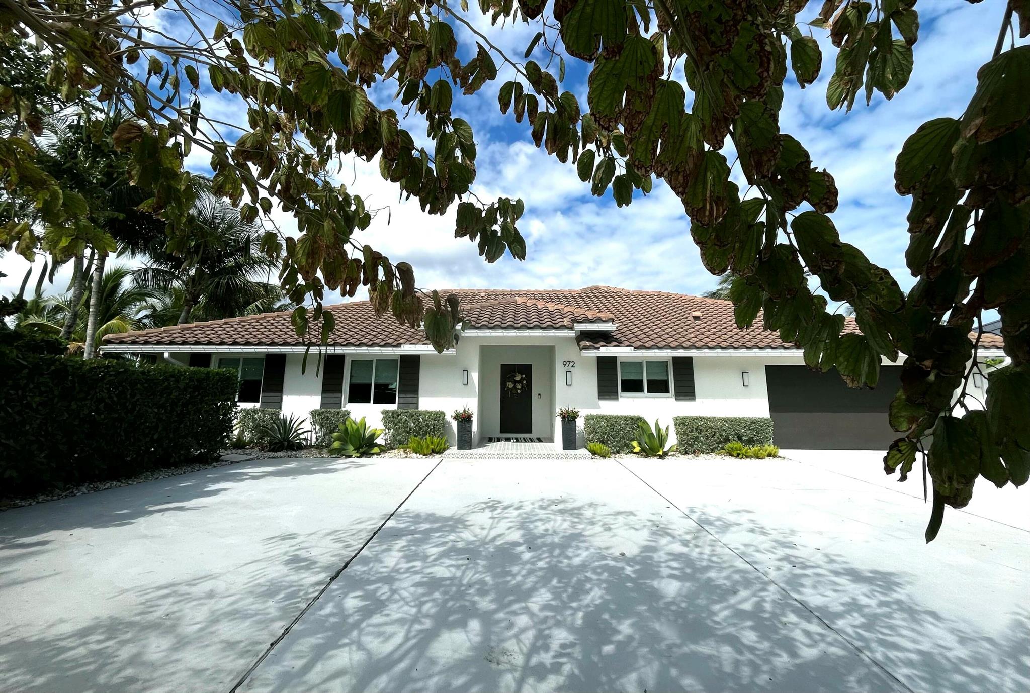 RIO VISTA OF ISLAND SHORE - Residential