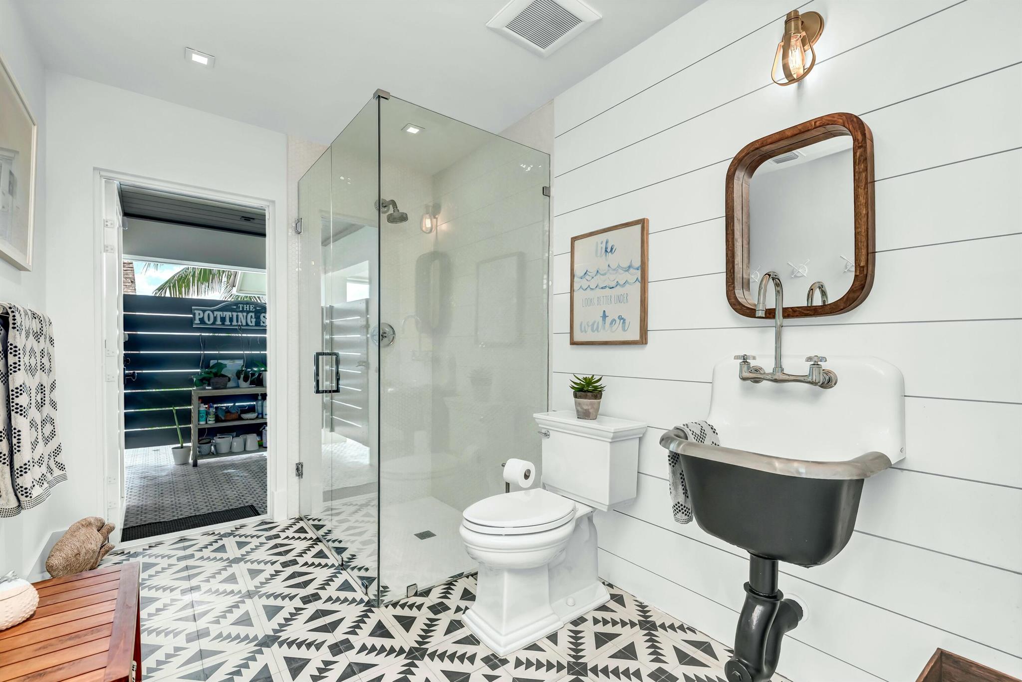 RIO VISTA OF ISLAND SHORE - Residential