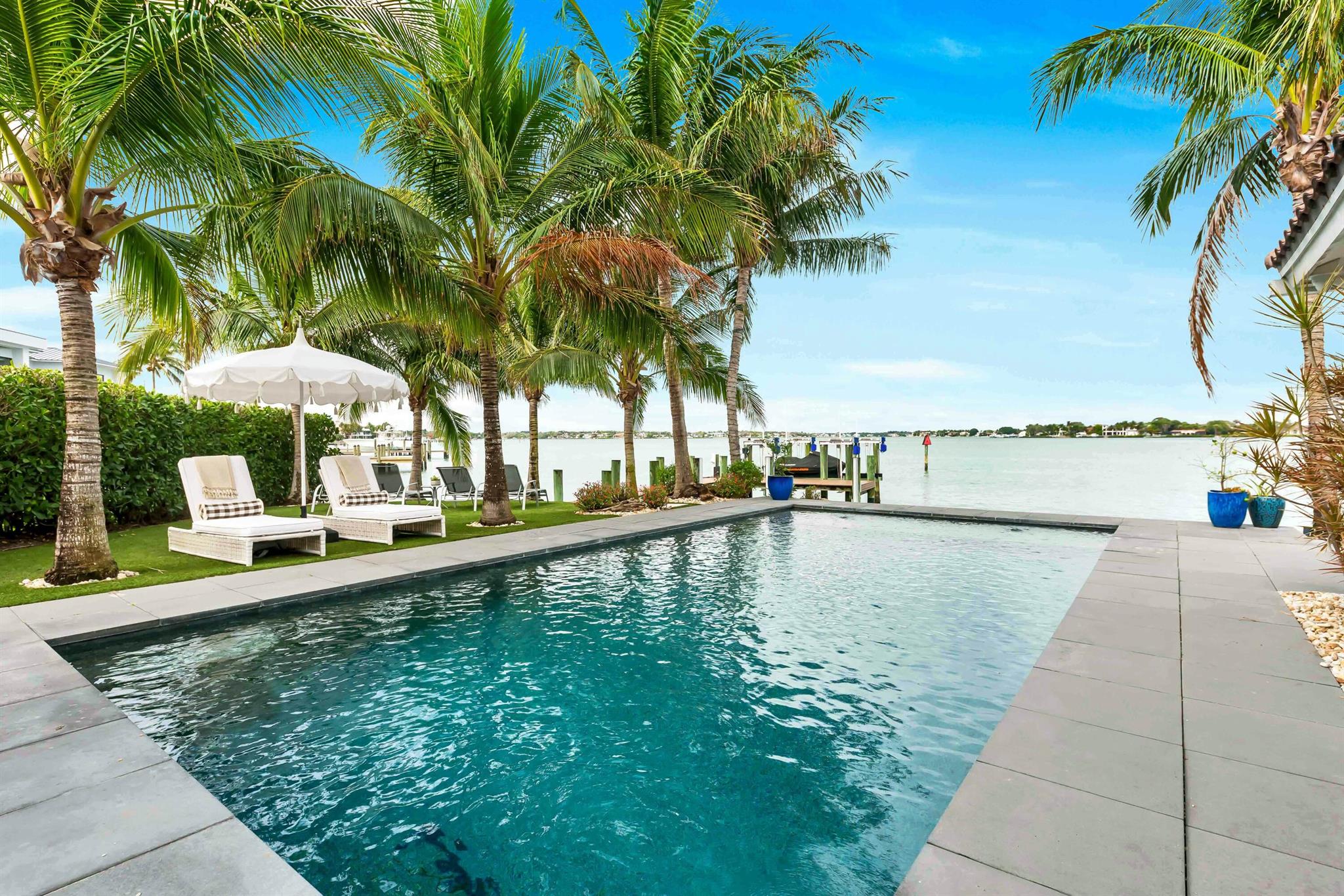 RIO VISTA OF ISLAND SHORE - Residential