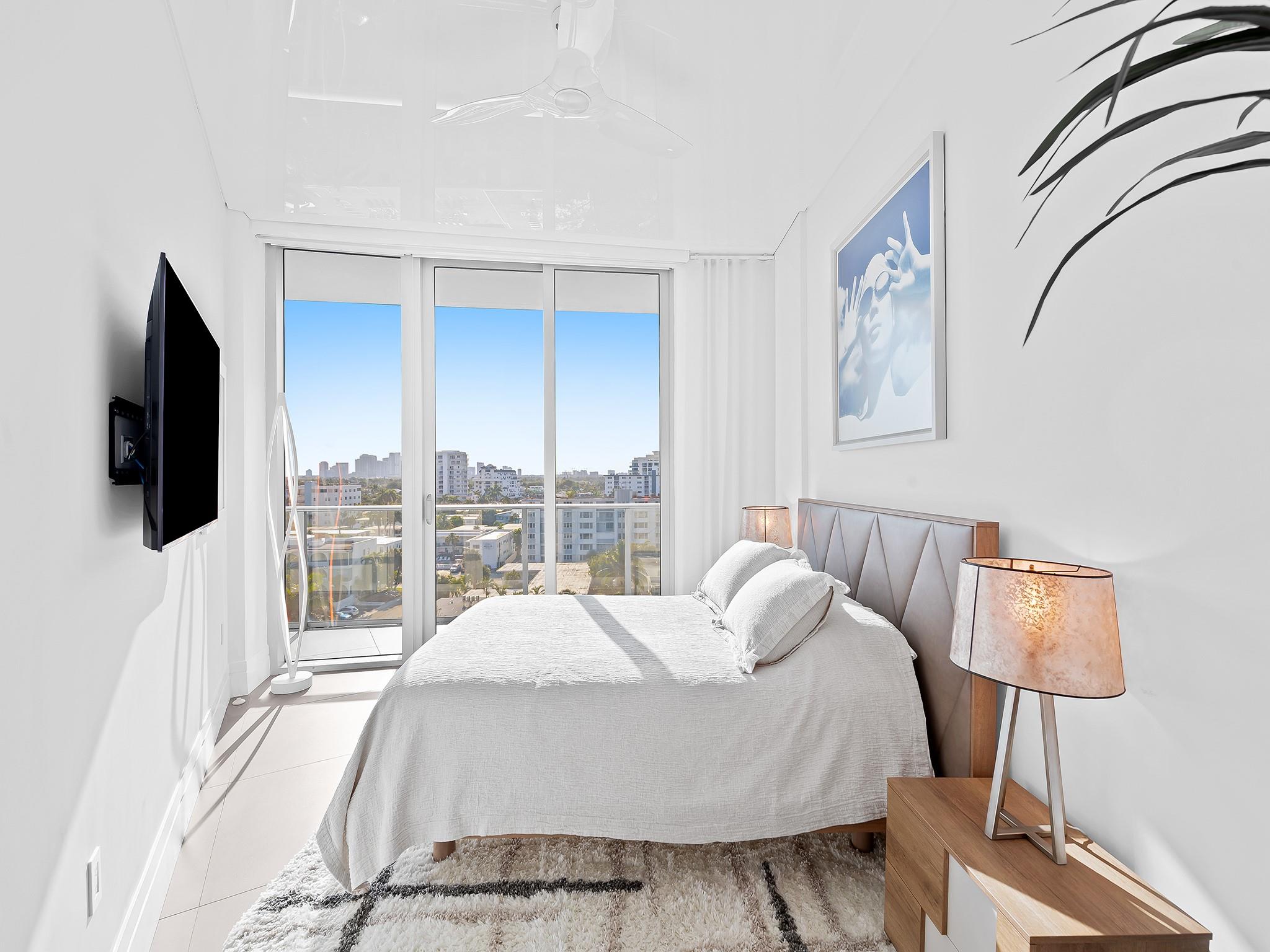 PARAMOUNT - Residential