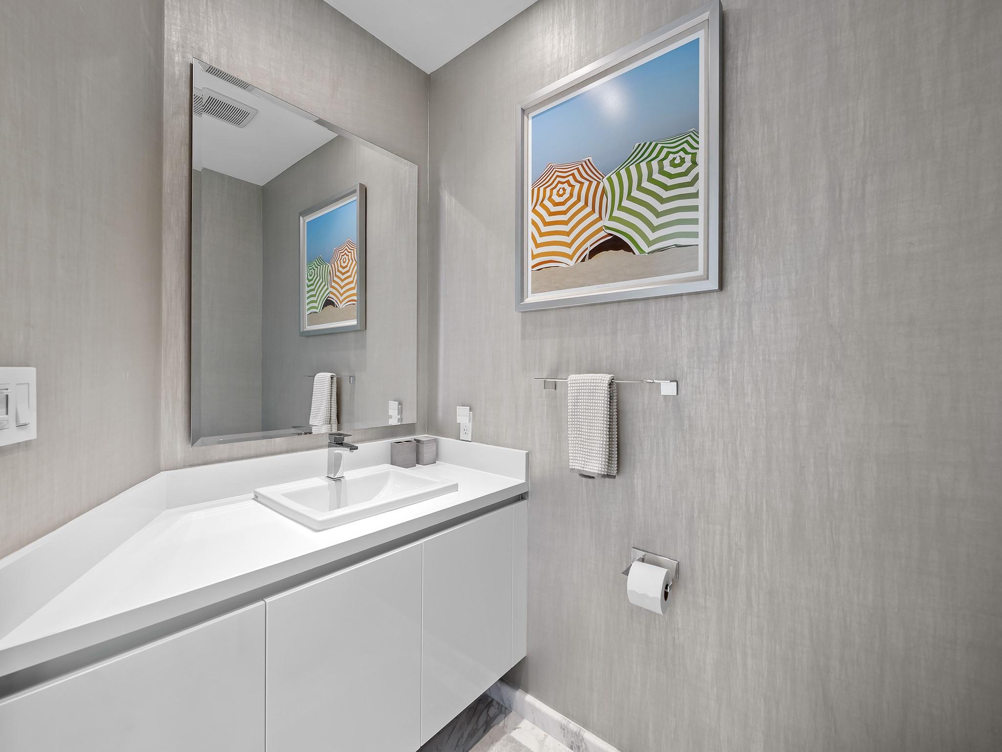 PARAMOUNT - Residential