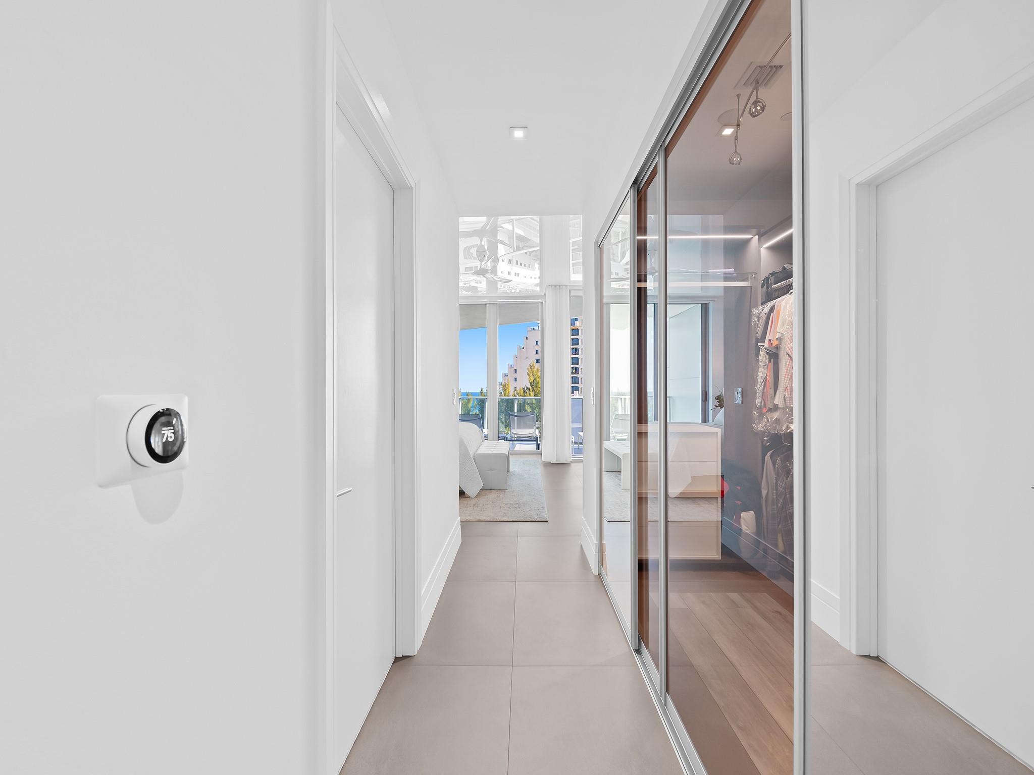 PARAMOUNT - Residential