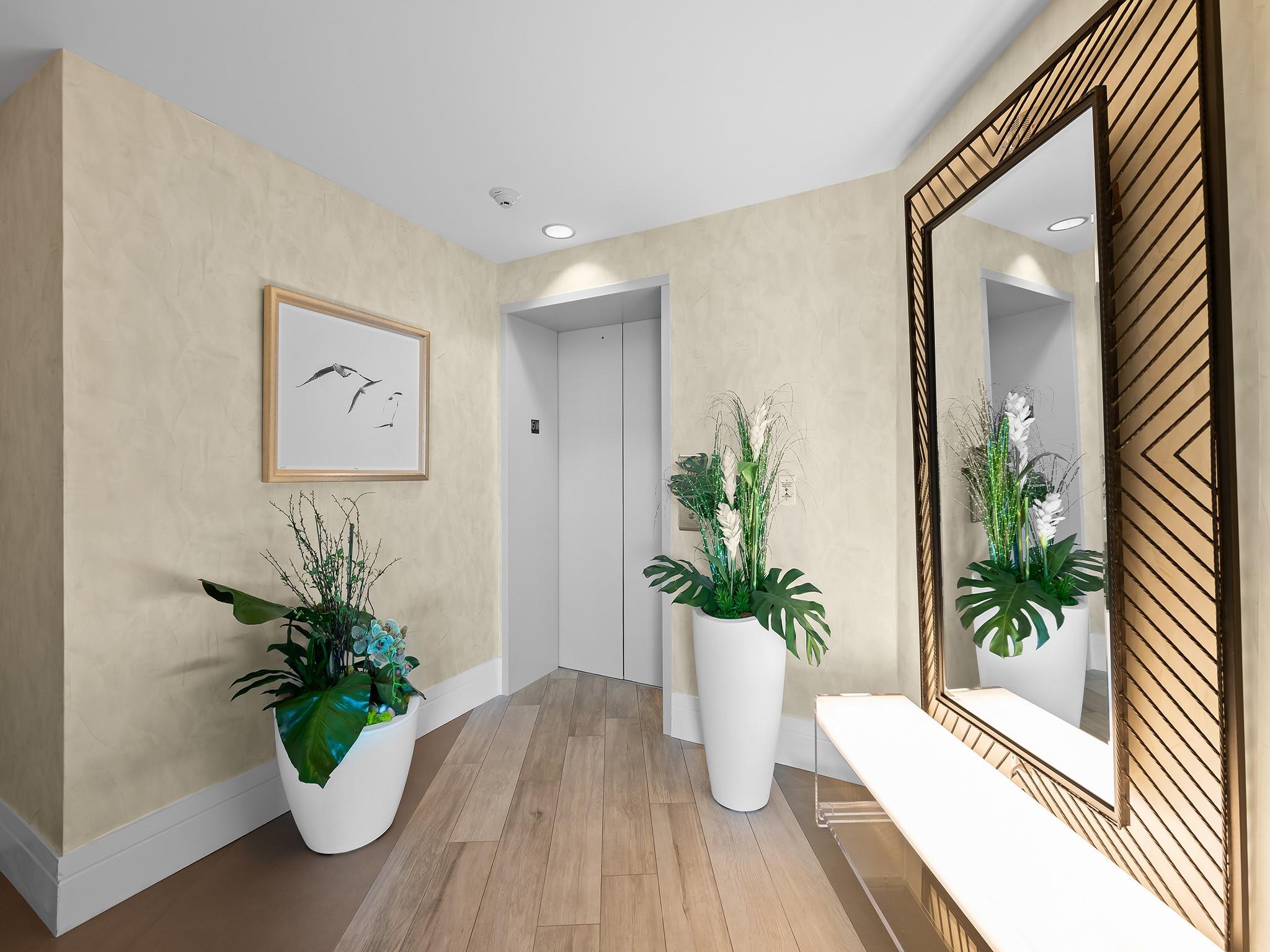 PARAMOUNT - Residential