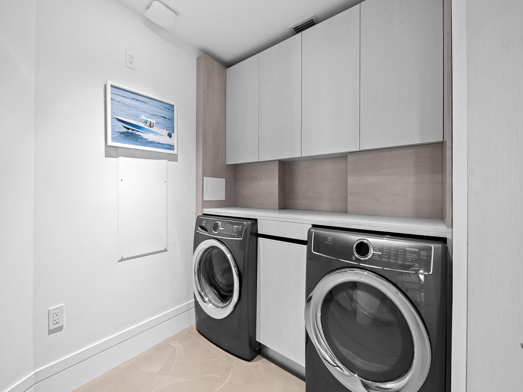 PARAMOUNT - Residential